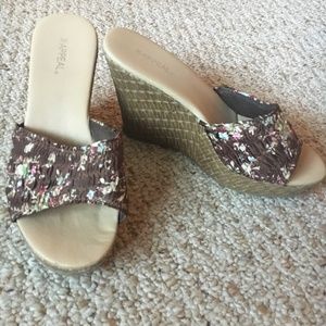 X-Appeal Brown Floral Wedges Size 8